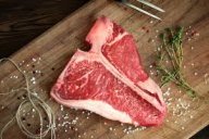 Porter house steak βόεια εγχώρια, βιολογική, με οστό, νωπή (1kg)